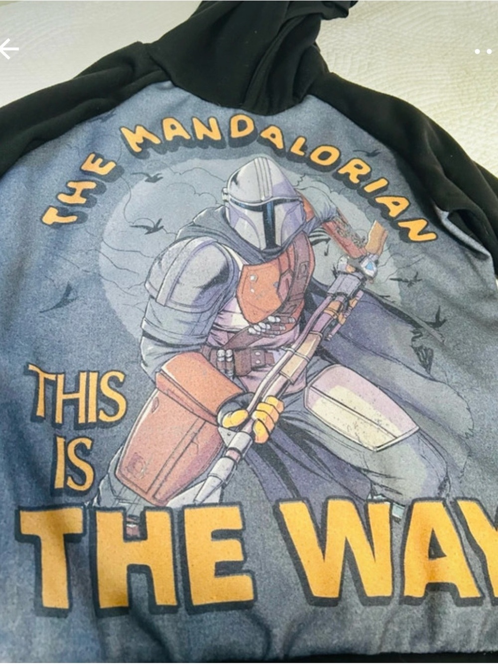 Star Wars Mandalorian Black and Yellow Graphic Hoodie Boy’s SZ 10/12
